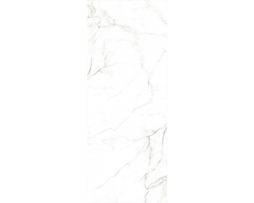 Bílá dlažba se vzhledem mramoru