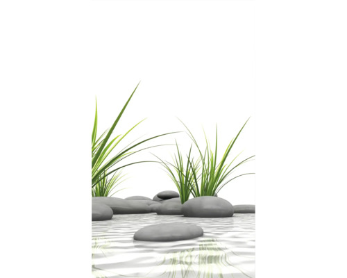 Dekorativní scéna s říčními kameny, vodou a trávou