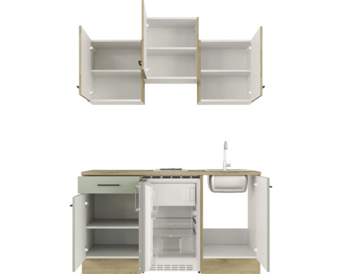 Kuchyňská linka se závěsnými skříňkami, dřezem a lednicí