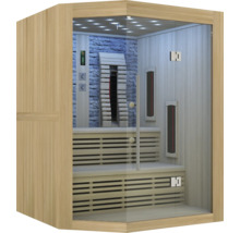 Vnitřní pohled na saunu s lavicemi a skleněnou přední stěnou