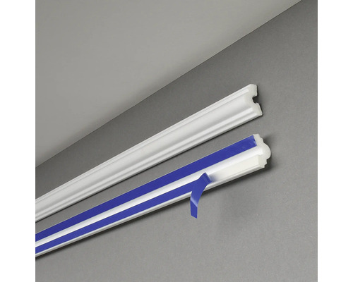 Samolepicí lišta na zeď Rebecca 1,5 m Dvě bílé ozdobné lišty, jedna s lepicími páskami, pro dekoraci stěn.