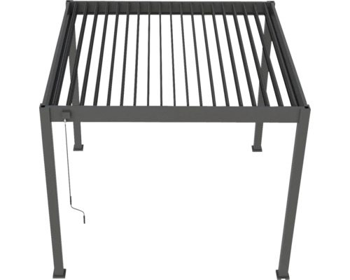 Grilovací krb s výškově nastavitelným grilovacím roštem