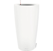 Bílý květináč s ukazatelem hladiny vody