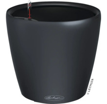 Černý květináč s ukazatelem hladiny vody