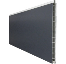 Tmavě šedé plastové obklady fasády