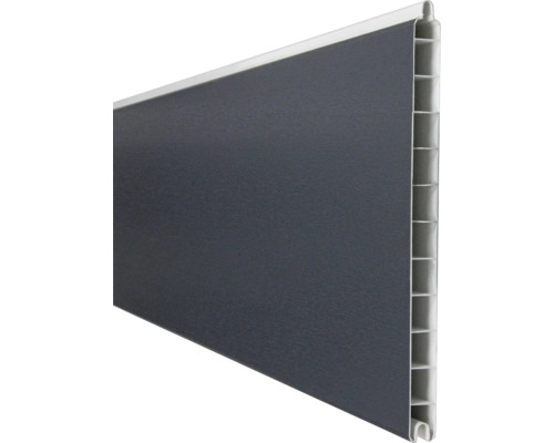 Tmavě šedé plastové obklady fasády