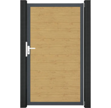 Zahradní branka s dřevěným vzhledem a rukojetí