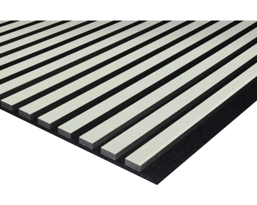 Akustický panel 19x572x2400 mm RAL7035 fóliovaný Akustický panel s dřevěnými lamelami na plstěném podkladu