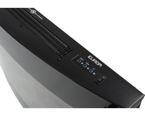 Detailní pohled na krb Eurom s ovládacími prvky