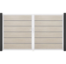 Dvojitá brána s vodorovnými dřevěnými prvky a rukojetí