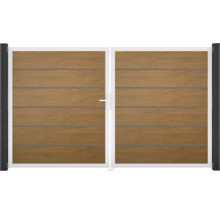 Dvoukřídlá brána s vodorovnými ozdobnými lištami