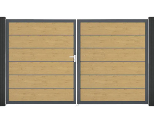 Dvoukřídlá brána s vodorovnými dřevěnými prvky v šedém rámu