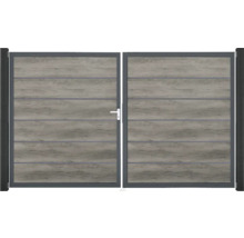 Dvoukřídlá brána s dřevěným vzhledem a kovovým rámem