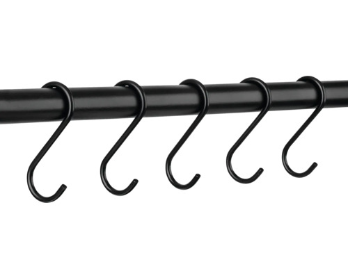Několik esovitých háků na tyči k zavěšení předmětů.