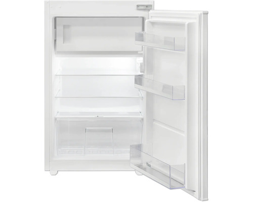 Otevřená chladnička s policemi a dveřními přihrádkami