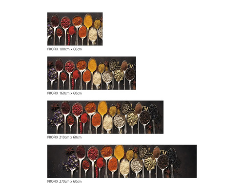 Produktová fotografie s různými velikostmi motivu kuchyňské zástěny zobrazující koření v lžících.