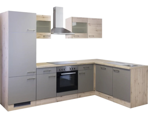 Moderní kuchyňská linka s vysokou skříní, digestoří a vestavěným dřezem