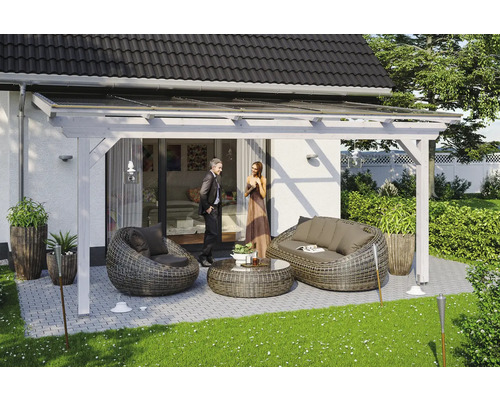 Zastřešení terasy SKAN HOLZ Ancona 541 x 300 cm, bílé předem ošetřené laminované dřevo Terasa s dřevěným zastřešením, zahradním nábytkem a rostlinami
