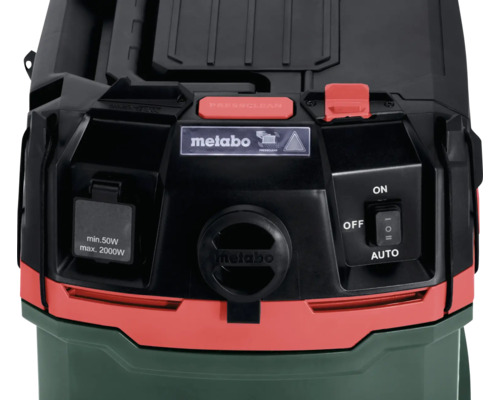 Detailní pohled na vysavač Metabo s ovládacími prvky a zásuvkou