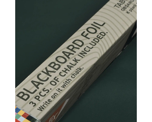 Balení křídové fólie se třemi kusy křídy