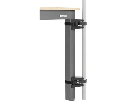 Detailní pohled na výškově nastavitelný stůl s logem Doppler