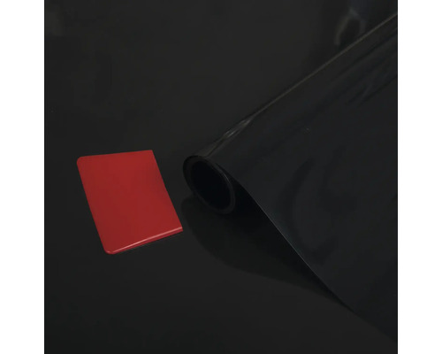 Černá fólie v roli s raklí