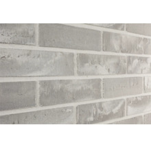 Detail zdi s cihlovou strukturou