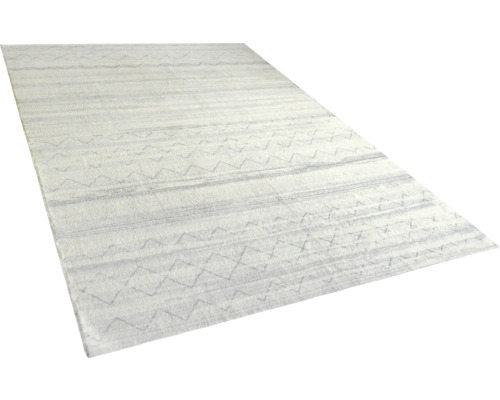 Koberec s geometrickými vzory