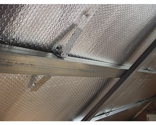 Izolace s konstrukcí z kovových profilů