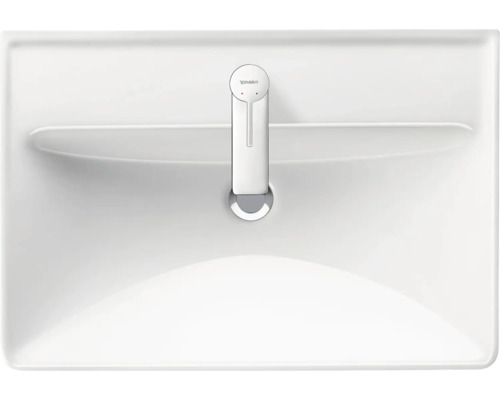 Pohled shora: umyvadlo s vodovodní baterií