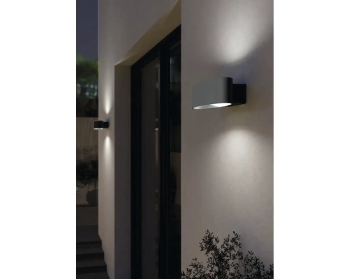 Nástěnná svítidla pro venkovní osvětlení na stěně domu