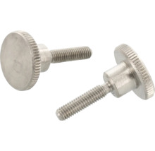 Dva kovové šrouby s rýhovanou hlavou