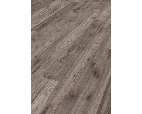 Laminátová podlaha s dřevěným vzhledem