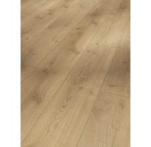 Detail laminátové podlahy s dřevěným vzhledem