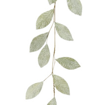 Dekorativní girlanda s listy pro interiérový design