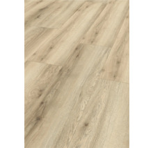 Detail světlé laminátové podlahy s dřevěnou strukturou