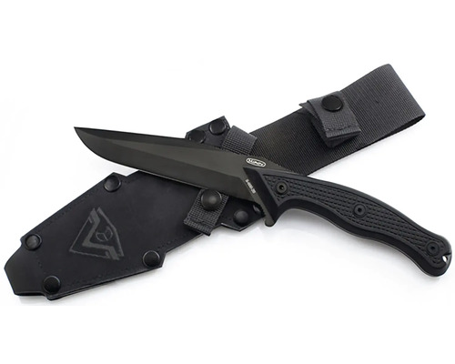 Černý taktický nůž s pouzdrem a upevněním na opasek