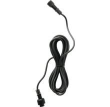Černý prodlužovací kabel s konektory na obou koncích