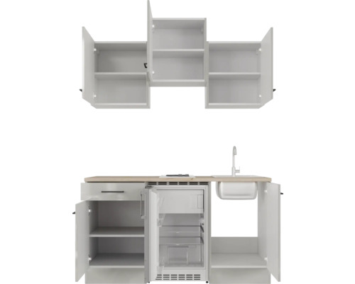 Kuchyňská linka se závěsnými skříňkami, dřezem a lednicí