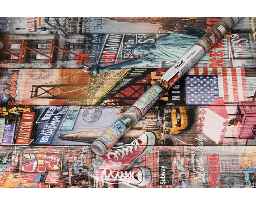 Samolepicí designová fólie s motivy New Yorku na dřevěném pozadí