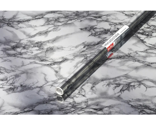 Role metalické fólie s mramorovým vzorem