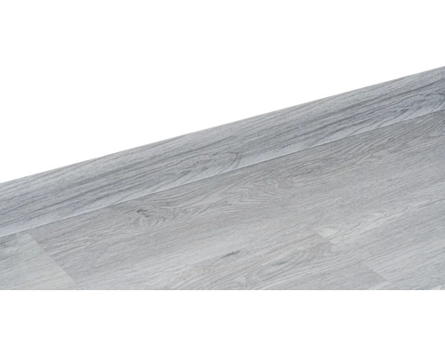 Plastová podlahová lišta kanálková Vancouver/Forsa 15x60x2500 mm Světlá laminátová podlaha s dřevěným vzhledem.