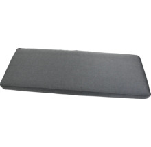 Šedý polstr na lavici