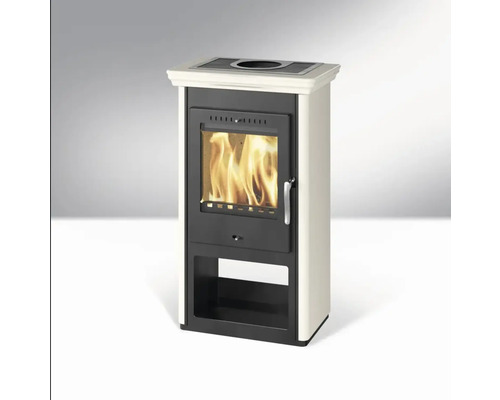 Krbová kamna s prosklenými dvířky a prostorem na dřevo