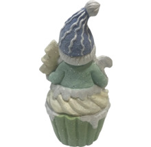 Dekorativní figurka trpaslíka na muffinu se stromem