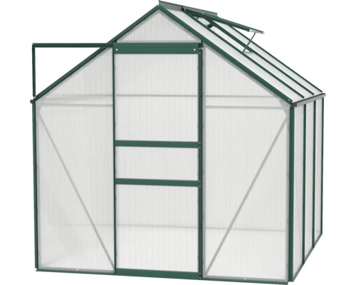 Skleník s otevřenými dveřmi.