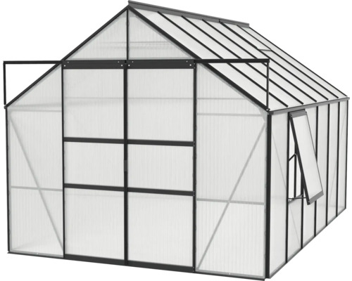 Skleník s otevřenými dveřmi a oknem