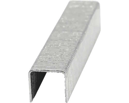 Detailní záběr sponek do sešívačky
