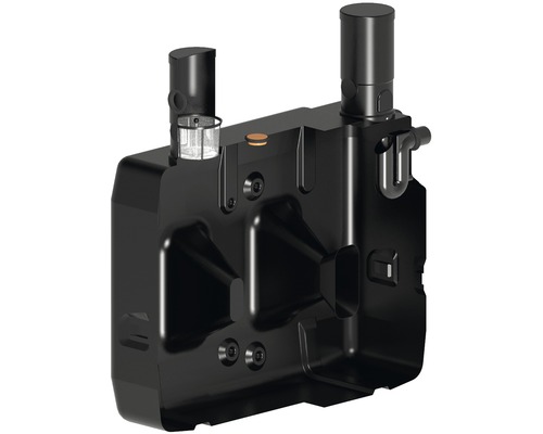 Černá splachovací nádržka se dvěma trubkami