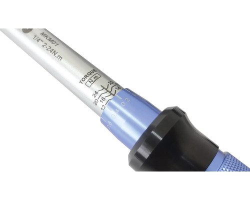 Momentový klíč s měřicí stupnicí od 2 do 24 newtonmetrů.